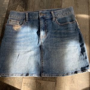 Gap denim distressed skirt